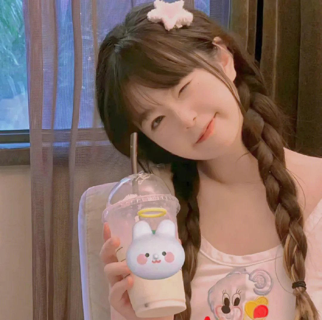 派遣女公关彩华